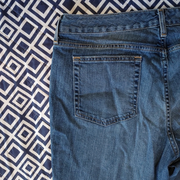 Eddie Bauer Curvy Slim Straight Jeans - Picture 4 of 9